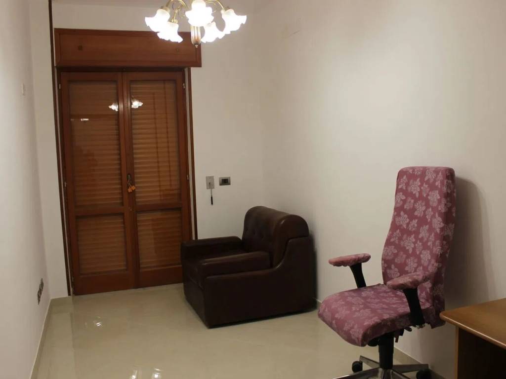Appartamento a Capri leone in Via Martiri Di Via Fani - Foto 5