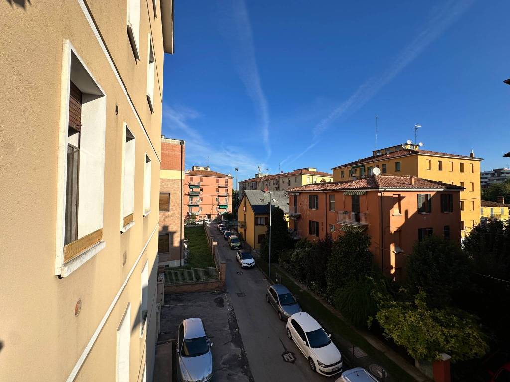 Appartamento a Bologna in Via Enrico Ferri - Foto 2
