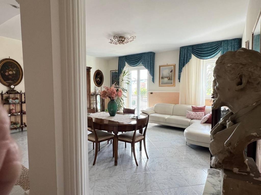 Appartamento a Grumo appula in Piazza Generale Raffaele Devitofrancesco, 2 - Foto 4