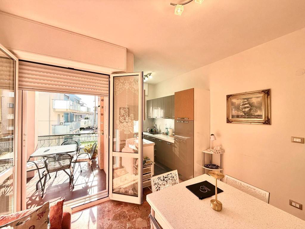 Appartamento a Borghetto santo spirito in Via Michelangelo, 20 - Foto 2