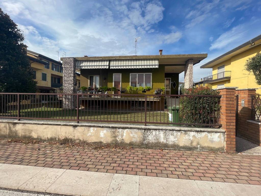 Villa a Villafranca di verona in Corso Vittorio Emanuele II - Foto 2