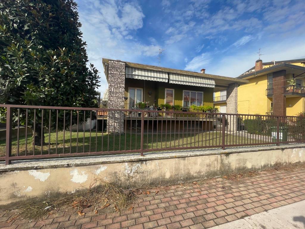 Villa a Villafranca di verona in Corso Vittorio Emanuele II - Foto 4