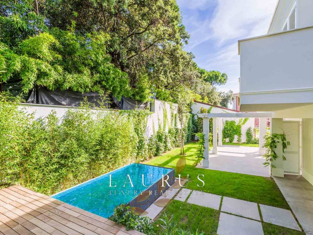 Villa a Forte dei marmi in Via F. Donati - Foto 2
