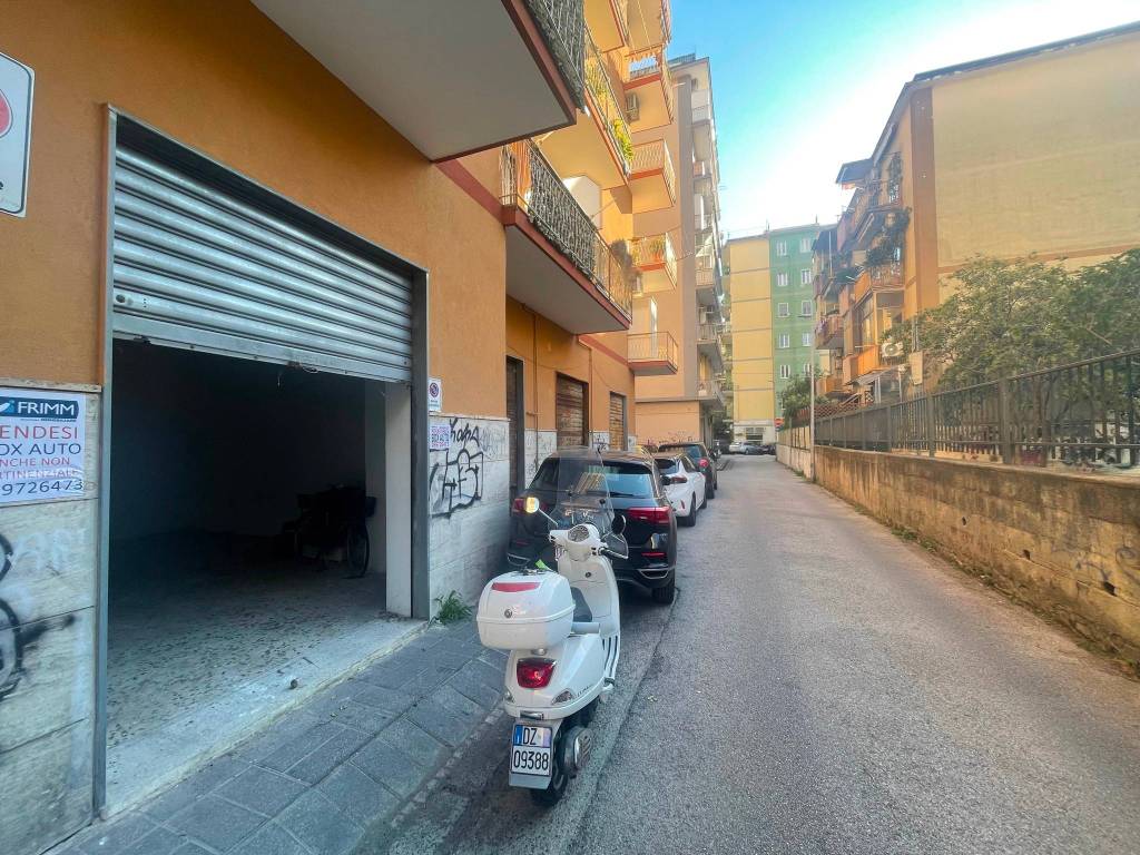 Box / garage a Salerno in Via Nicola Vernieri - Foto 3