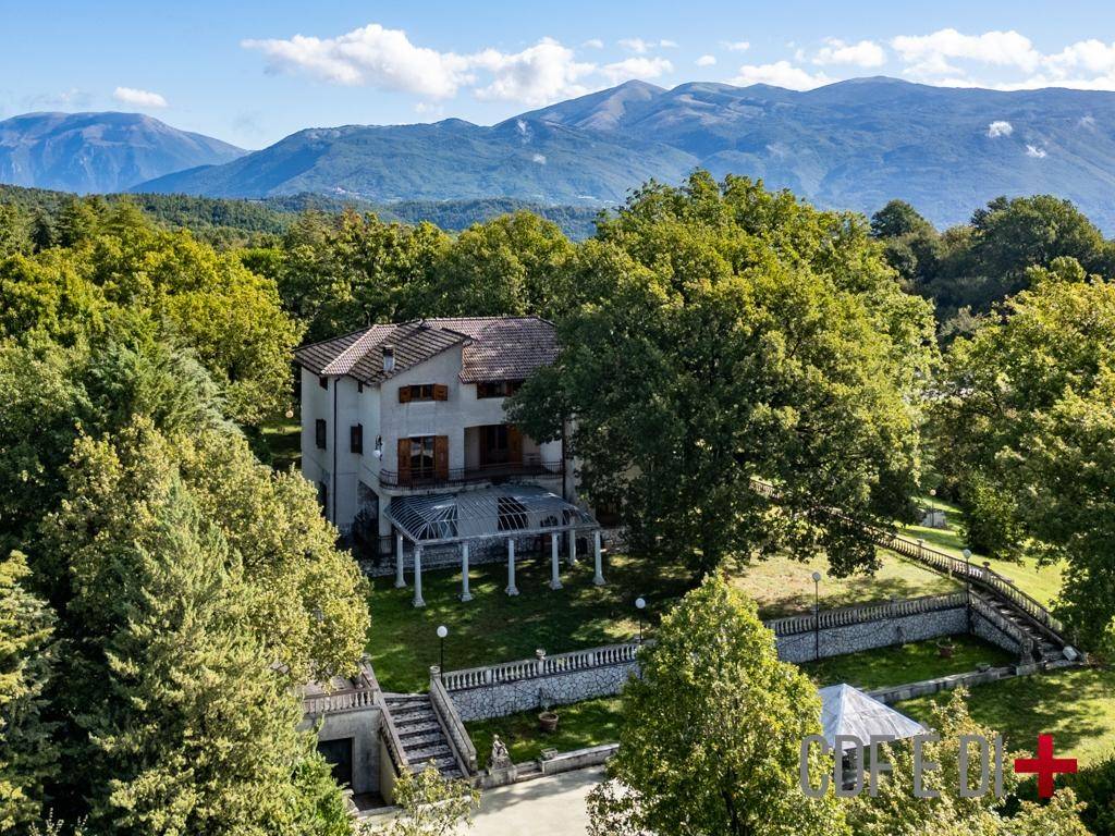 Villa a Longone sabino in Strada Comunale Longone Stipes - Foto 2