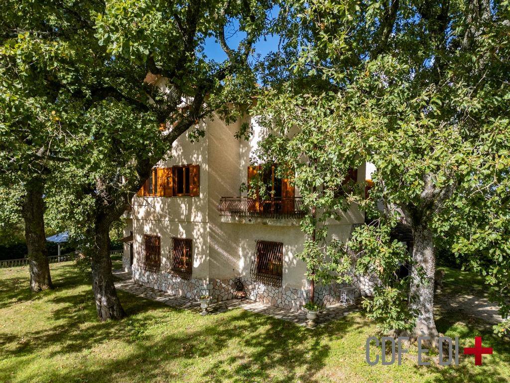 Villa a Longone sabino in Strada Comunale Longone Stipes - Foto 3