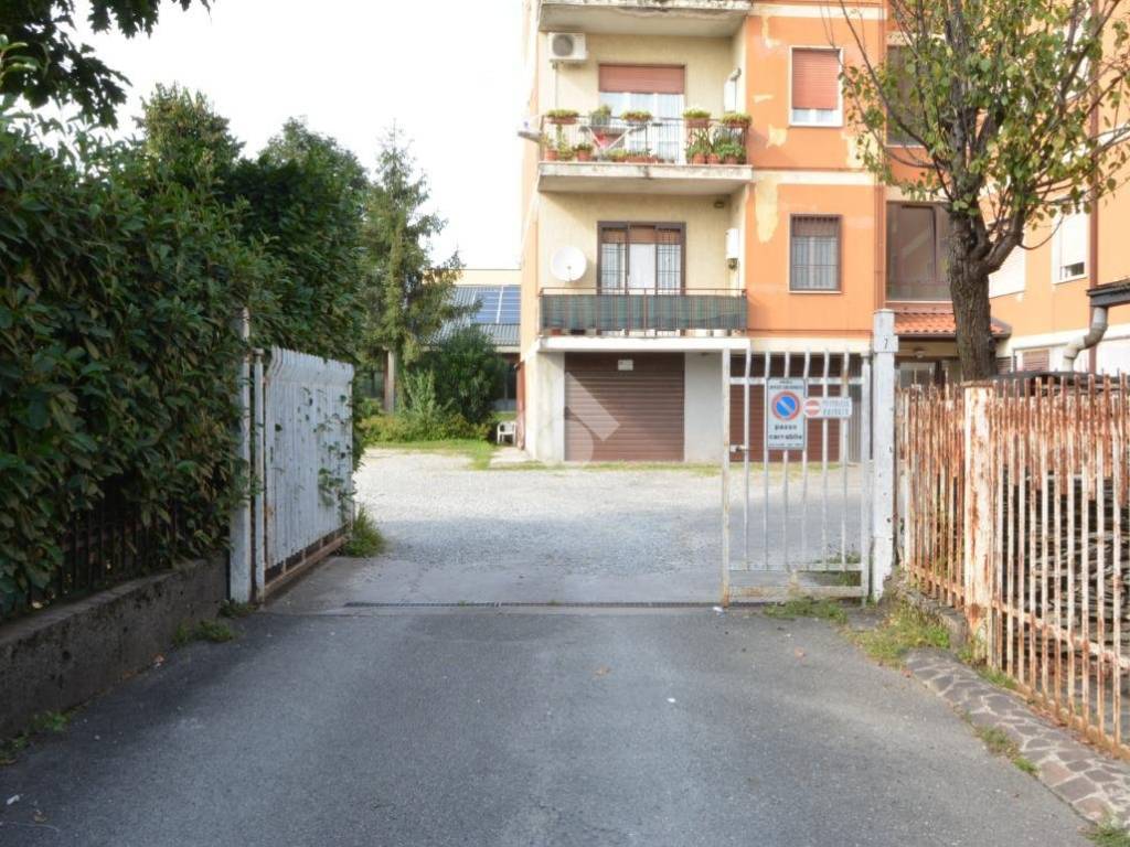 Box / garage a Capriate san gervasio in Via Santa Caterina, 7 - Foto 2
