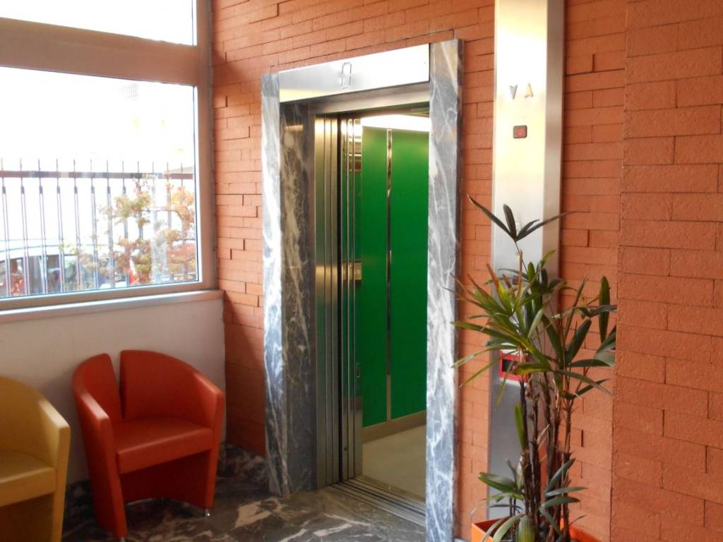 Palazzo / stabile a Moncalieri in Corso Roma, 17 - Foto 4