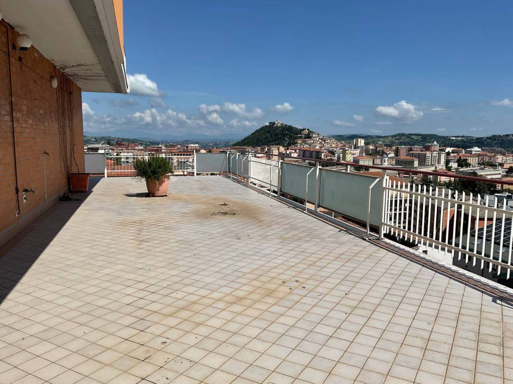 Attico / mansarda a Campobasso in Via Principe di Piemonte, 76 - Foto 3