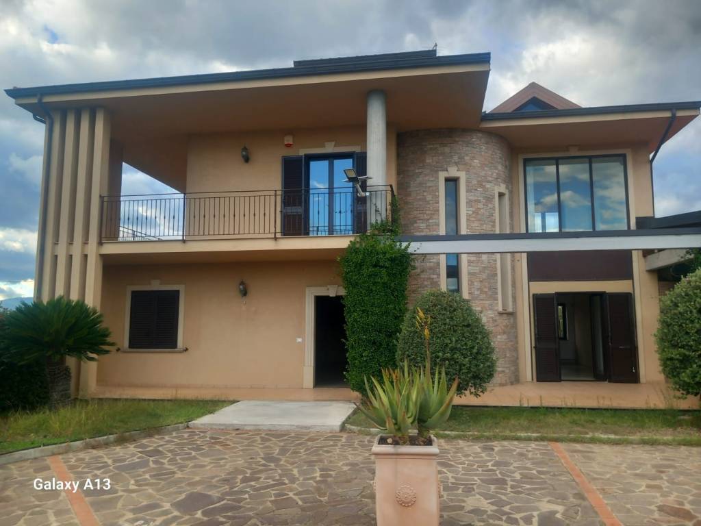 Villa a Luzzi in Contrada Petrini - Foto 2