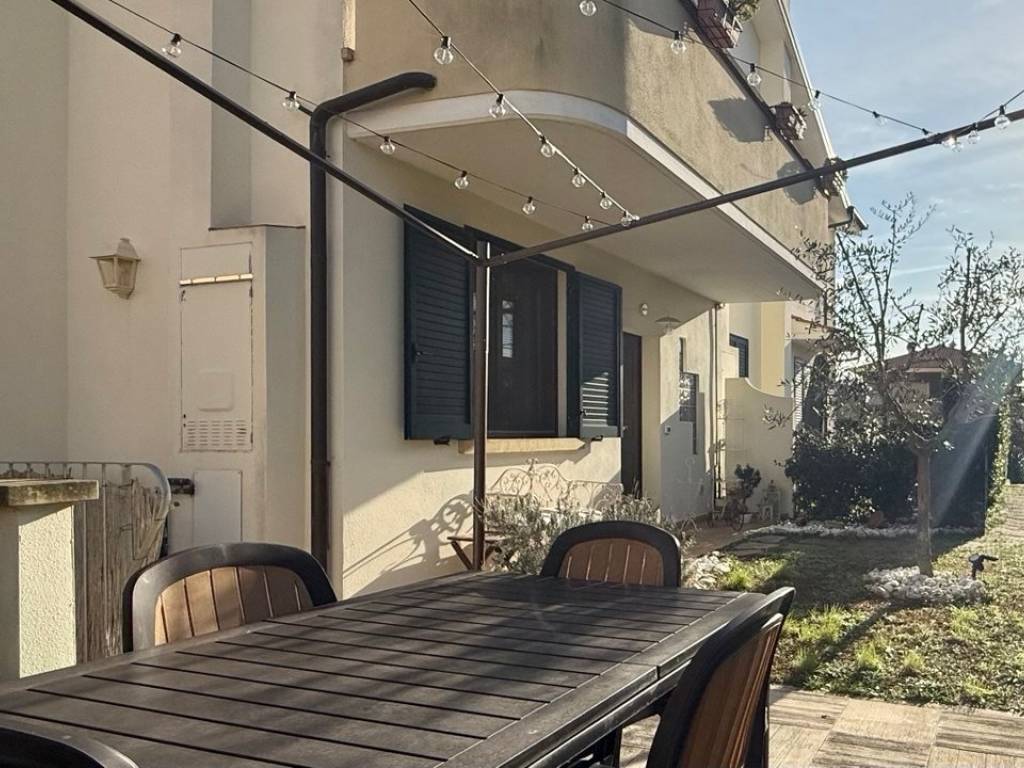 Villetta a schiera a Rosignano marittimo in Via Rino Pachetti - Foto 2