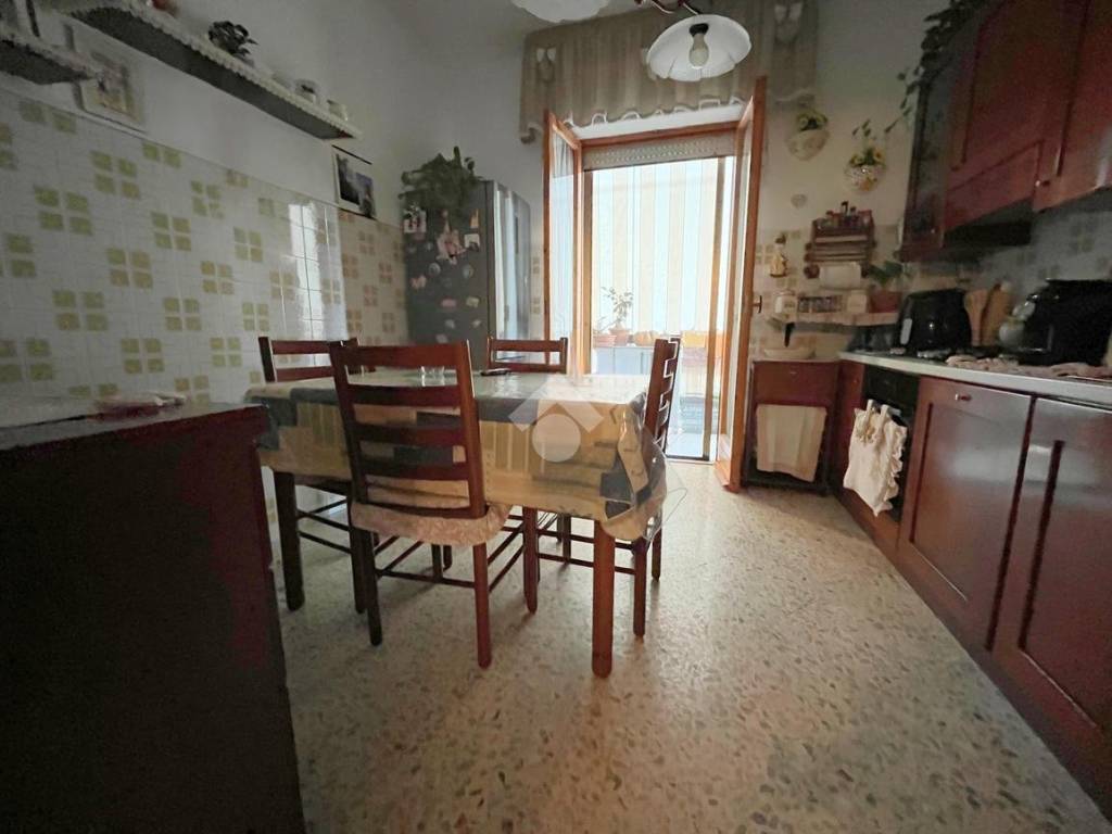 Appartamento a Trani in Via Papa Giovanni XXIII, 37 - Foto 4