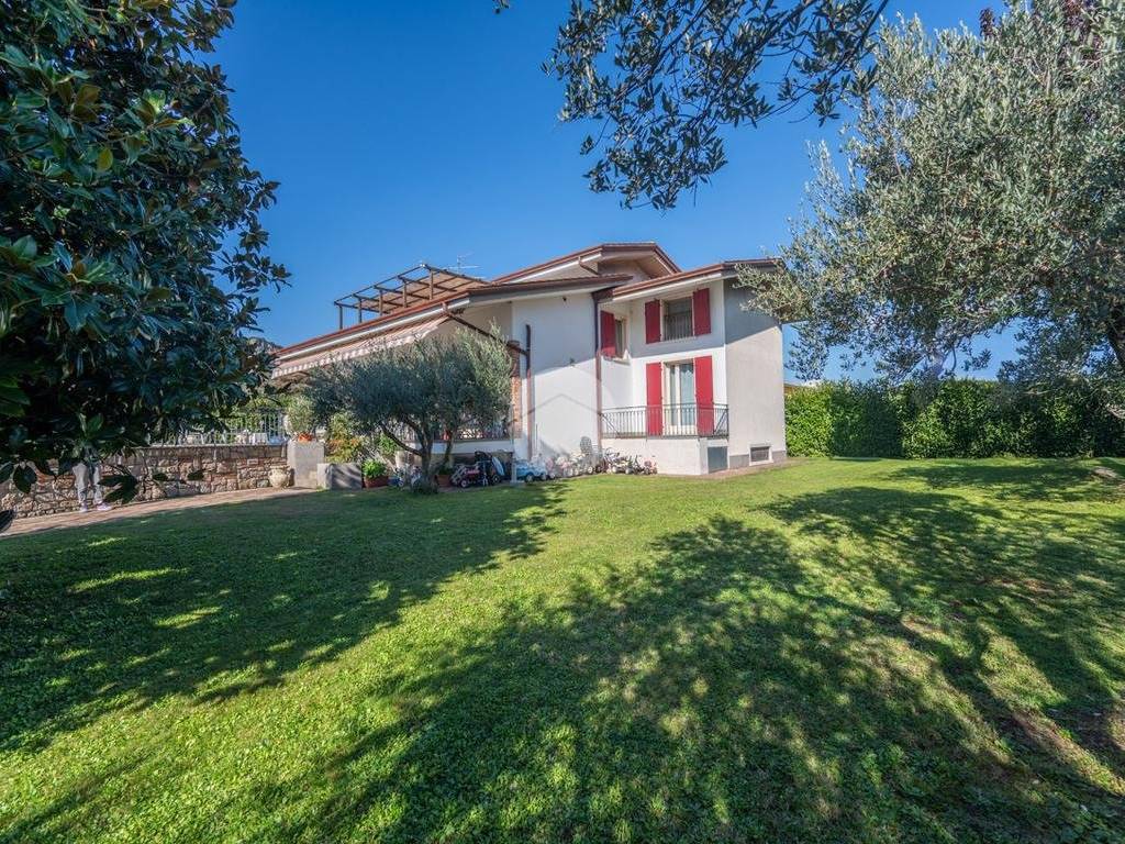 Villa a Affi in Via XXV Aprile, 25 - Foto 2