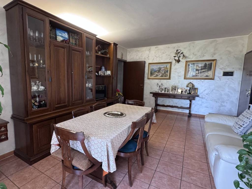 Appartamento a Mozzate in Via Sandro Pertini - Foto 2