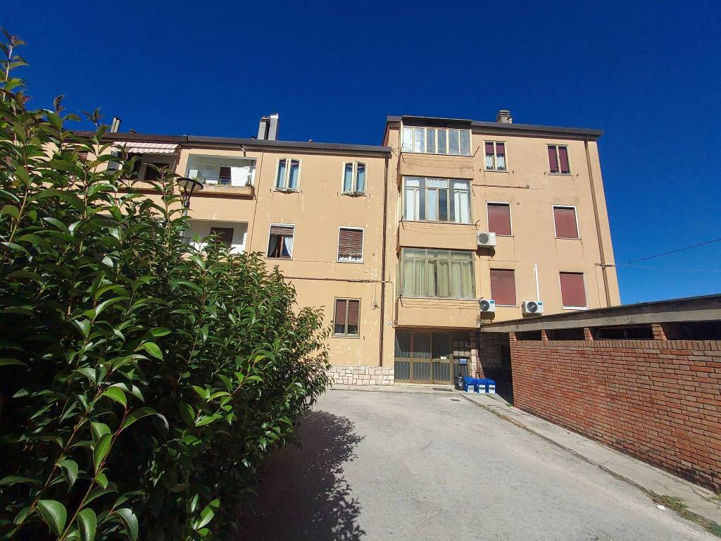 Appartamento a Spoleto in Via Tito Sinibaldi, 39 - Foto 2