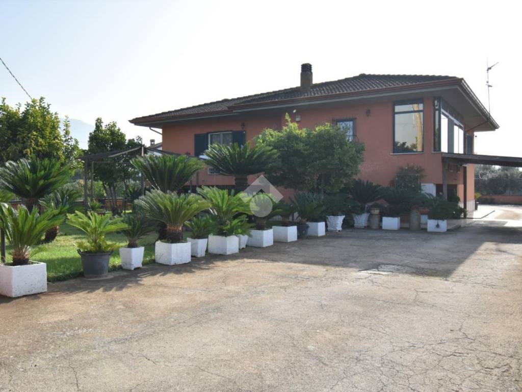Villa a Sermoneta in Via Fontana Murata, 37 - Foto 2