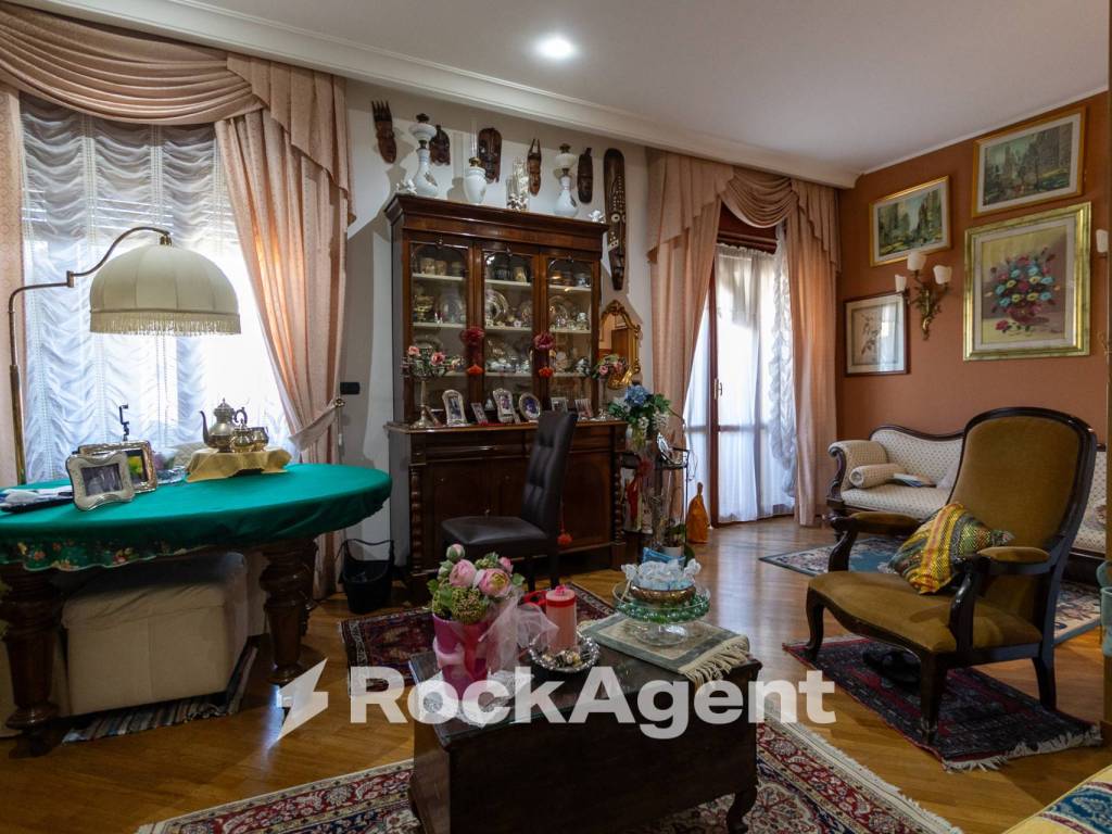 Appartamento a Catanzaro in Viale Vincenzo de Filippis, 38 - Foto 2