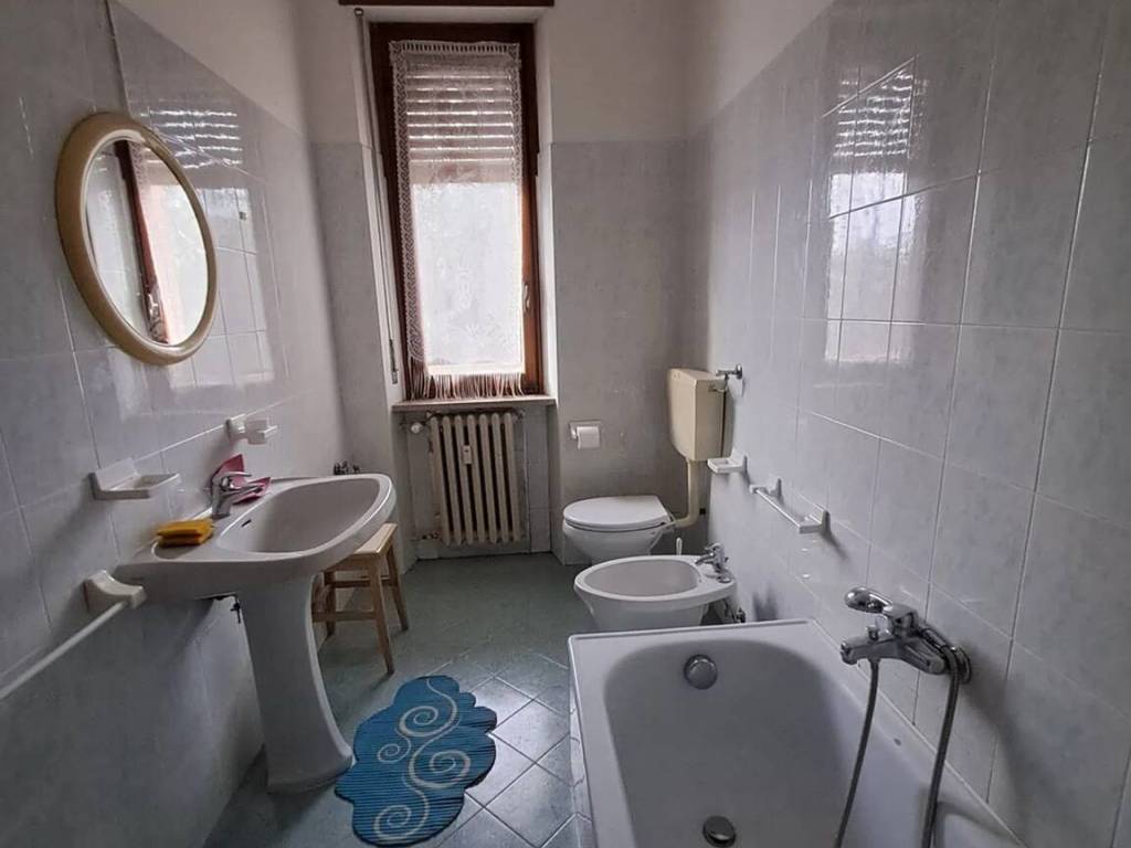 Appartamento a Calosso in Piazza S.Alessandro - Foto 3