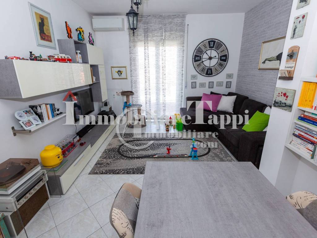 Appartamento a Saronno in Via Bergamo, 101 - Foto 4