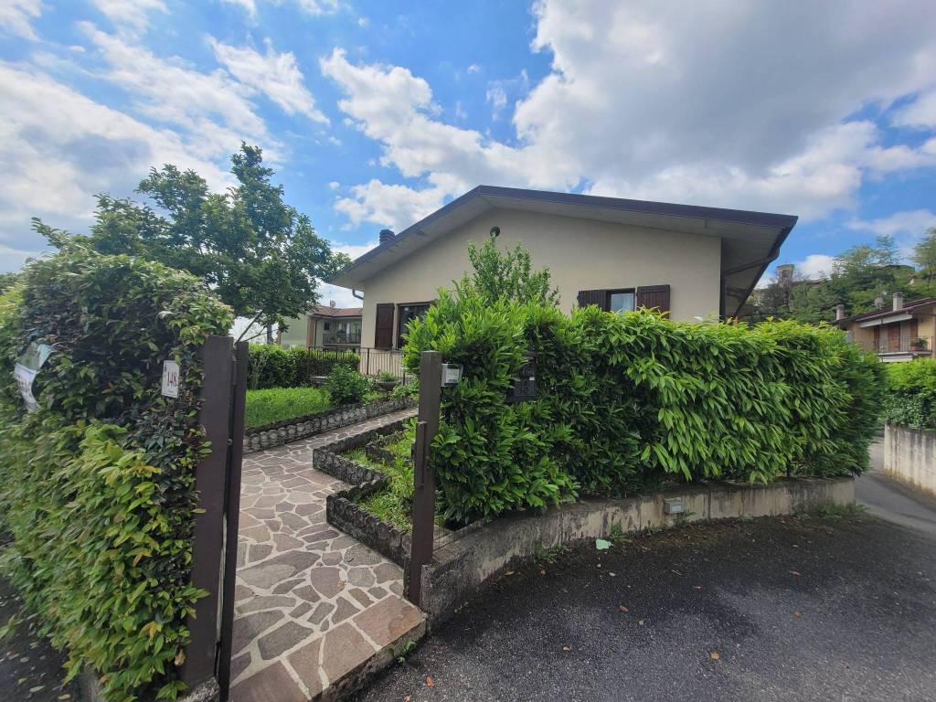 Villa a Palazzago in Via Longoni, 148 - Foto 3