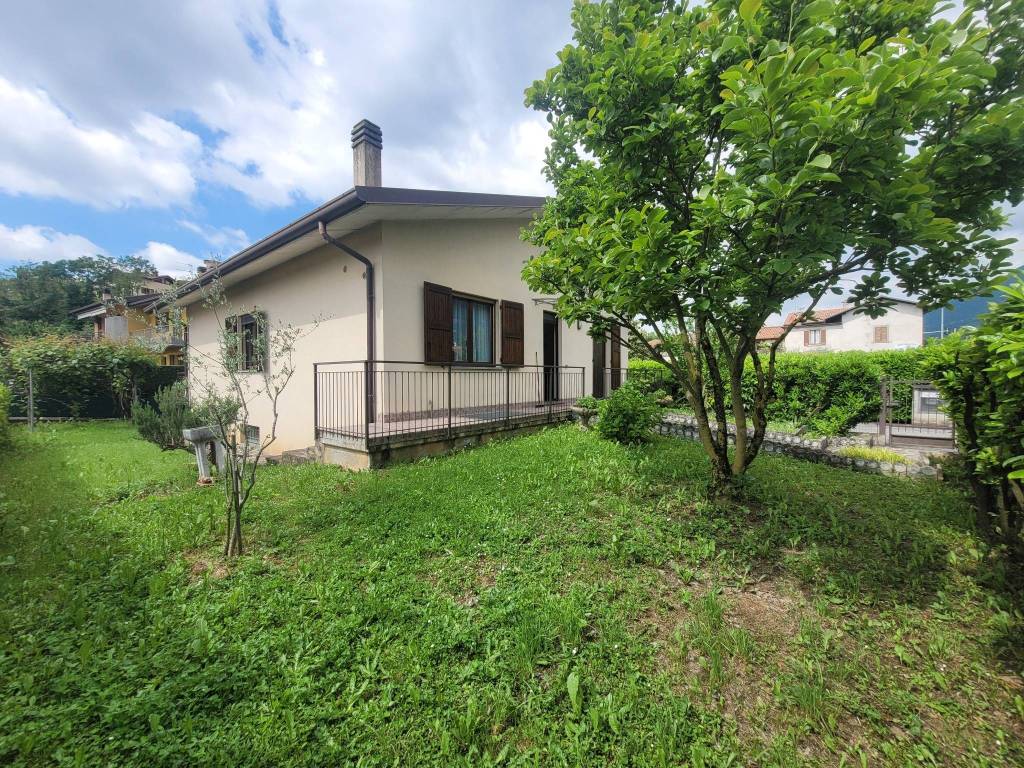 Villa a Palazzago in Via Longoni, 148 - Foto 4