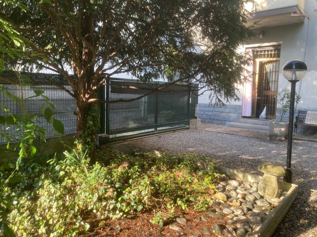Villa a Cabiate in Via Ludovico Ariosto, 21 - Foto 3