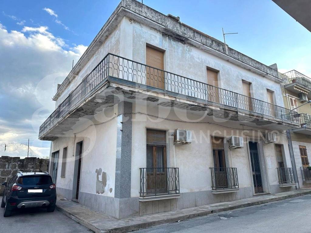 Casa indipendente a Avola in VIA F.LLI BANDIERA , 11 - Foto 2