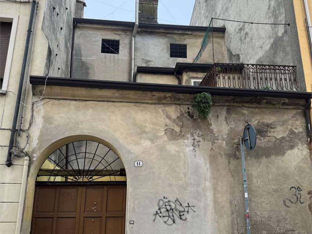 Palazzo / stabile a Mantova in via Tazzoli, 11 - Foto 2