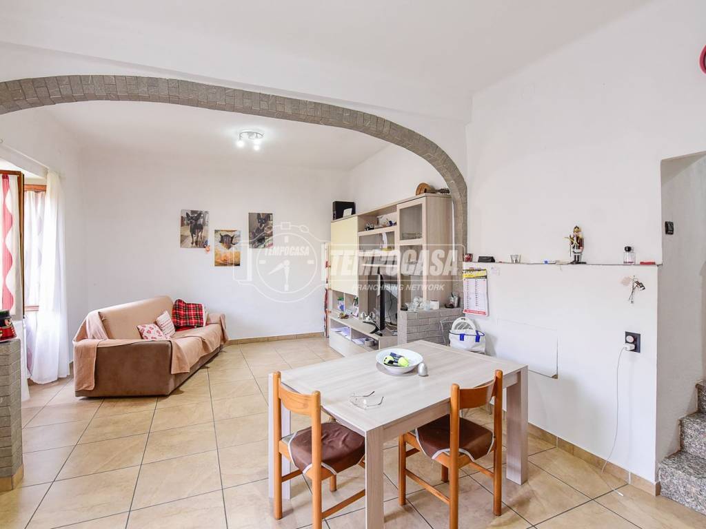 Appartamento a Castelmarte in Via Roma - Foto 2