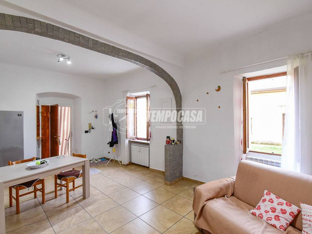 Appartamento a Castelmarte in Via Roma - Foto 3