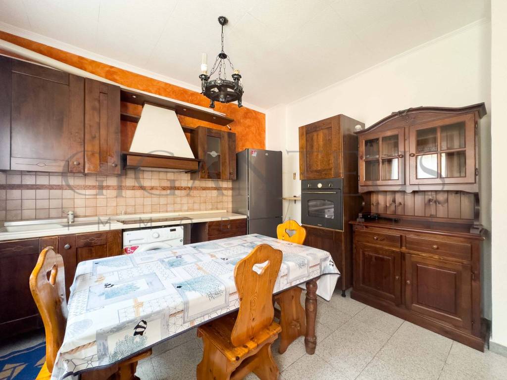 Appartamento a Tradate in Via Crocifisso - Foto 2