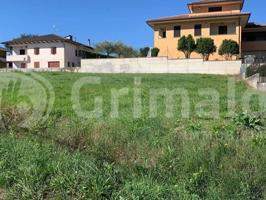 Terreno a Bevagna in Via Fratelli Rossella, 1 - Foto 4