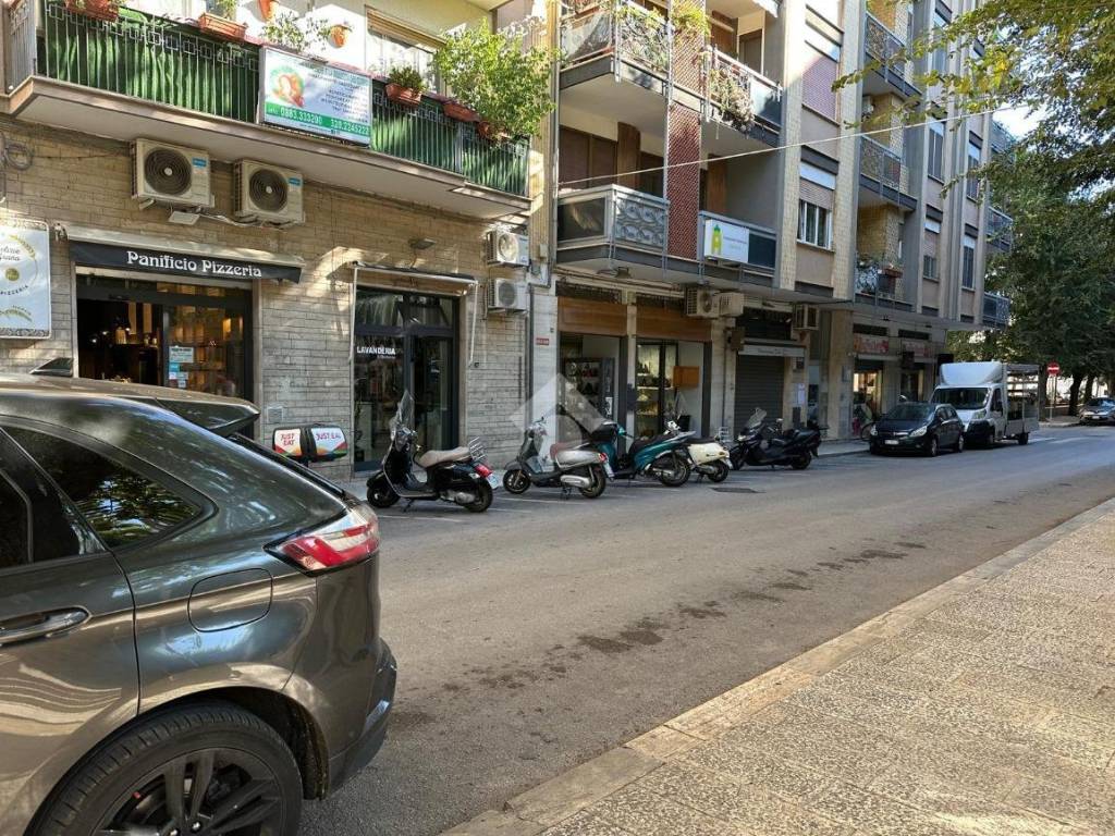 Box / garage a Barletta in Piazza Federico II di Svevia, 12 - Foto 2