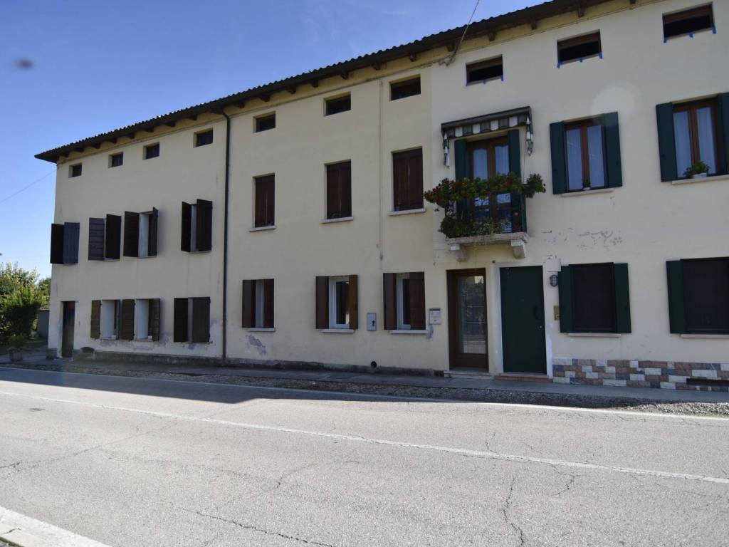 Casa indipendente a Bassano del grappa in Strada Provinciale Bassanese - Foto 2