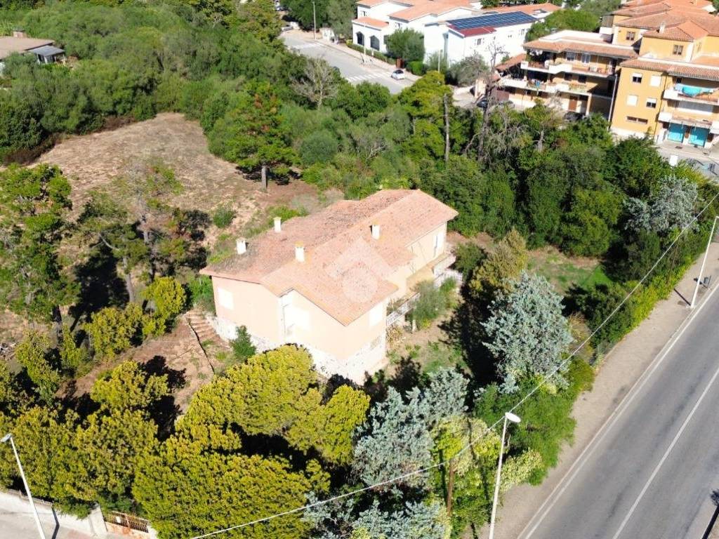 Casa indipendente a Arzachena in Via Tiziano, 2 - Foto 2
