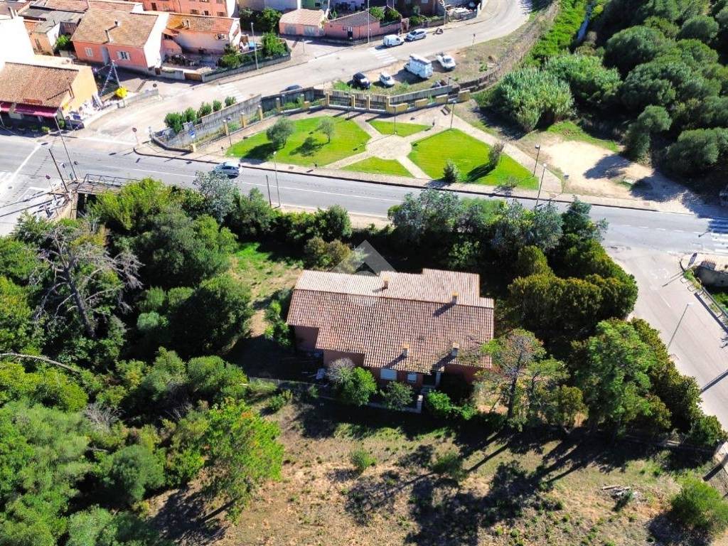 Casa indipendente a Arzachena in Via Tiziano, 2 - Foto 3