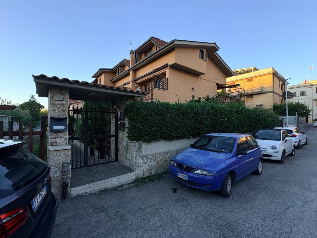 Appartamento a Mentana in Via Giovanni Pierluigi da Palestrina, 9 - Foto 2