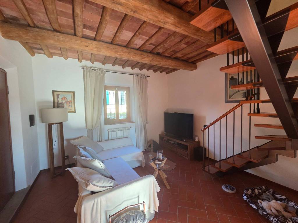 Casa indipendente a Carmignano in Piazza Aristodante Naldi - Foto 3