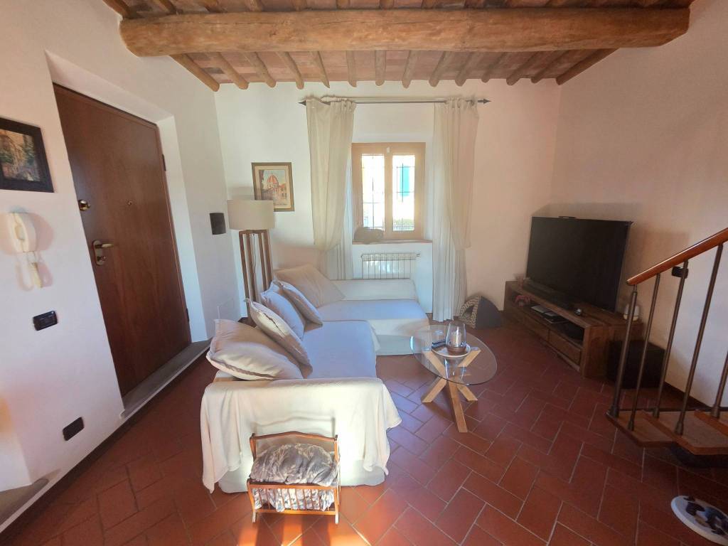 Casa indipendente a Carmignano in Piazza Aristodante Naldi - Foto 5