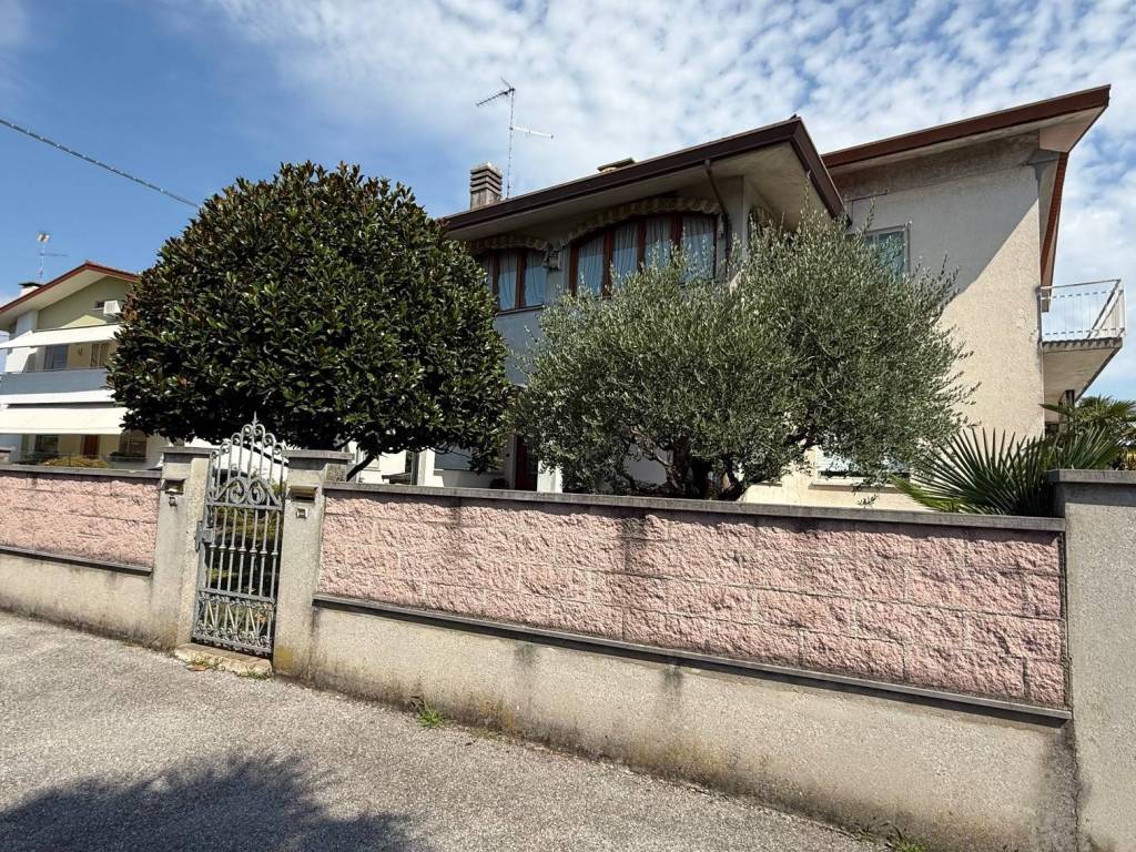 Appartamento a Pozzuolo del friuli in Via Lignano - Foto 2