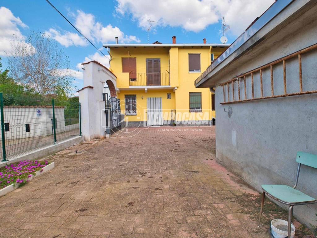 Casa indipendente a Cameri in Via Leopardi - Foto 4