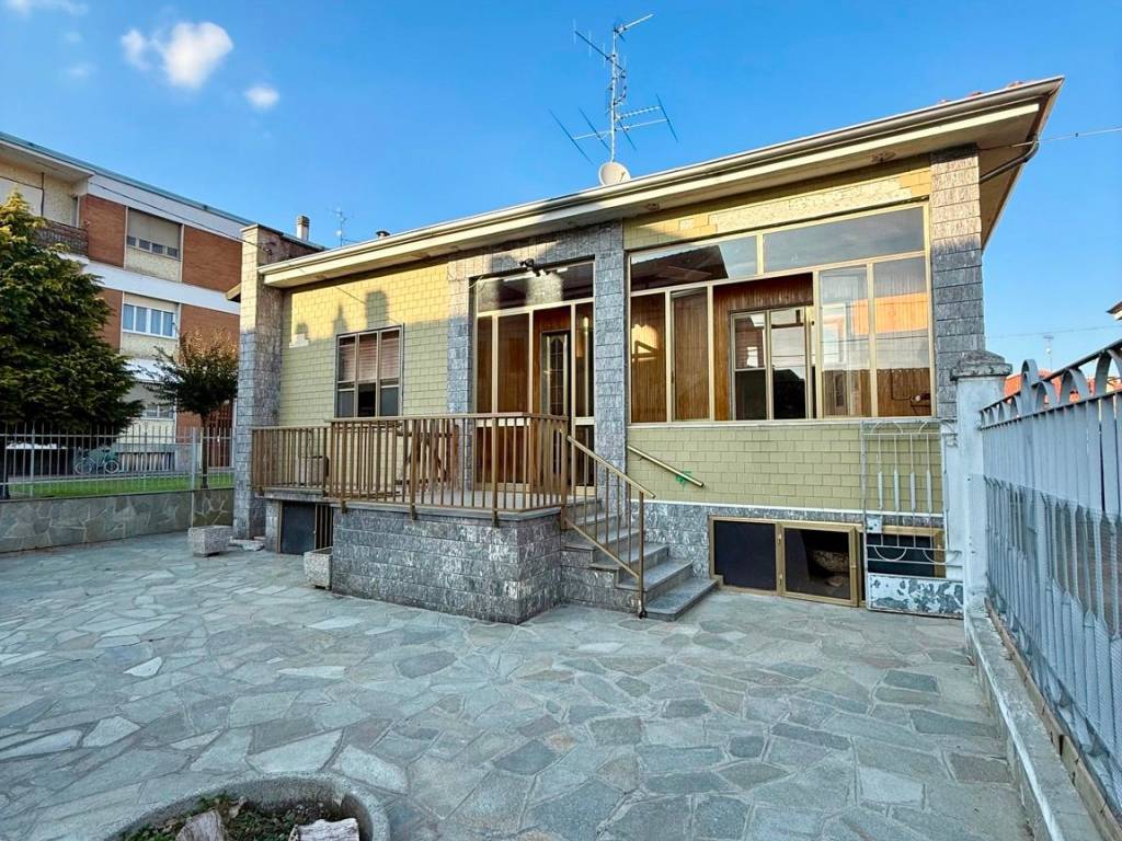 Villa a Saluggia in Via Don Carra, 72 - Foto 2
