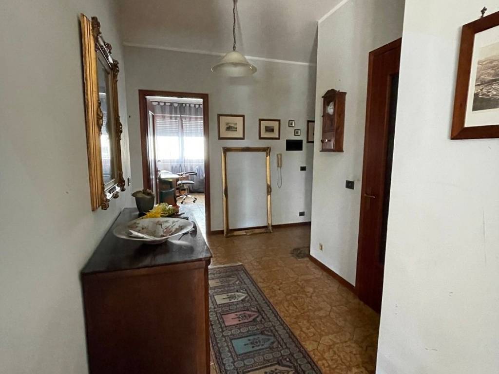 Appartamento a Santo stefano belbo in Via Giuseppe Ghignone, 2 - Foto 2