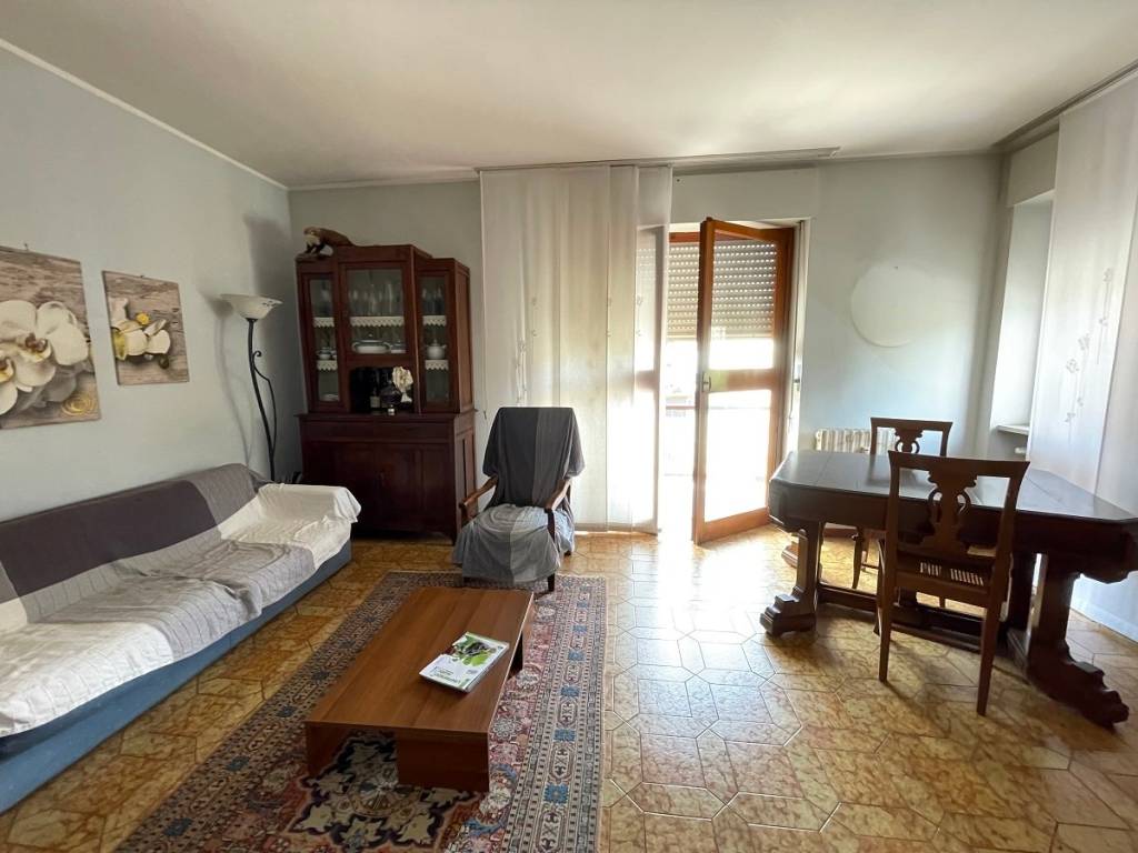 Appartamento a Santo stefano belbo in Via Giuseppe Ghignone, 2 - Foto 5