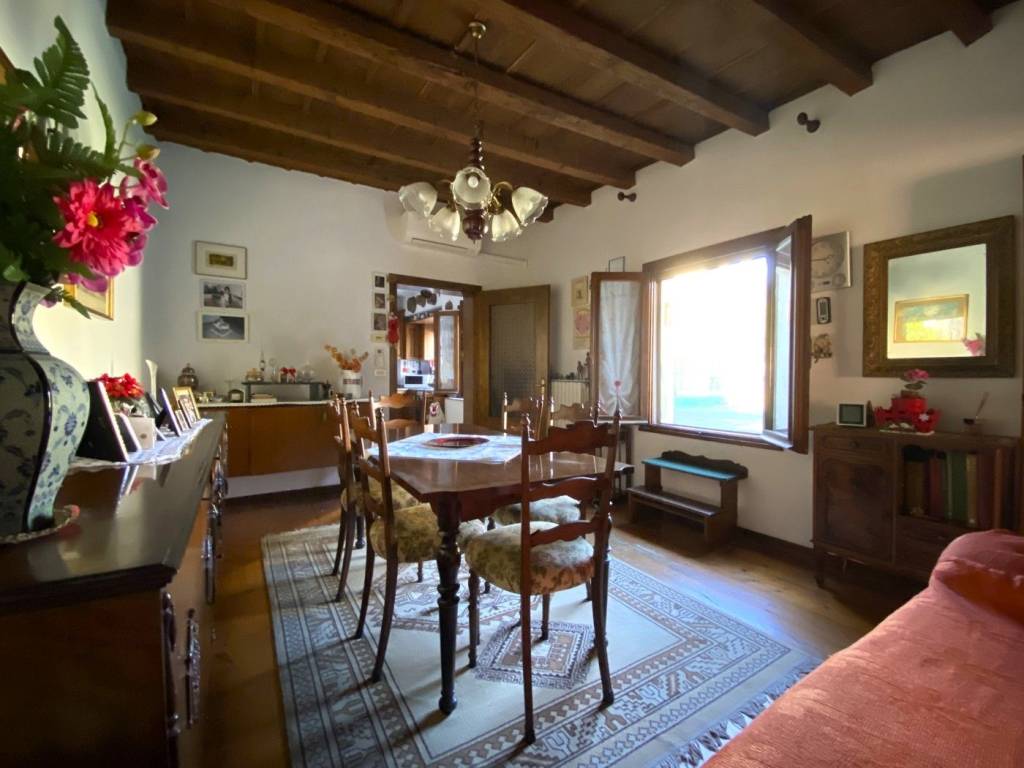 Palazzo / stabile a Este in VIA GIUSEPPE GARIBALDI, 61 - Foto 2