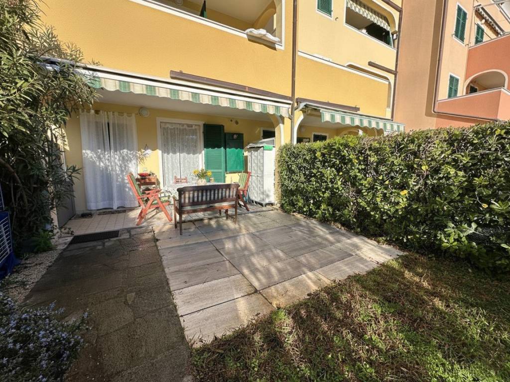 Appartamento a Albenga in Via Cav. F. Perseghini - Foto 2