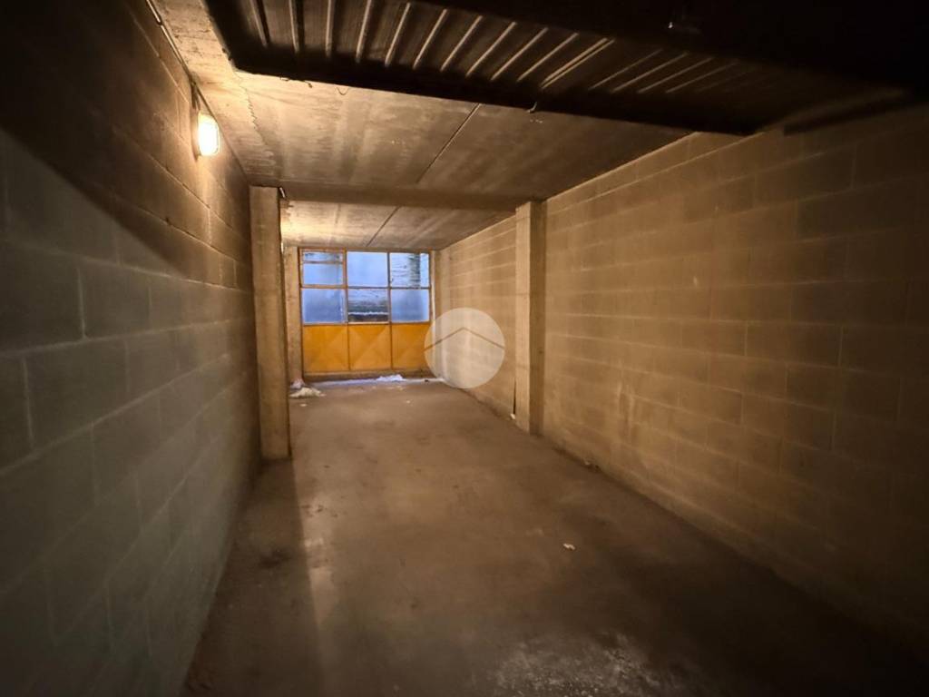 Box / garage a Asti in Via Alessandro Artom - Foto 2