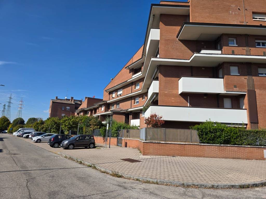 Appartamento a Casalecchio di reno in Piazza Generale Carlo Alberto Dalla Chiesa - Foto 3