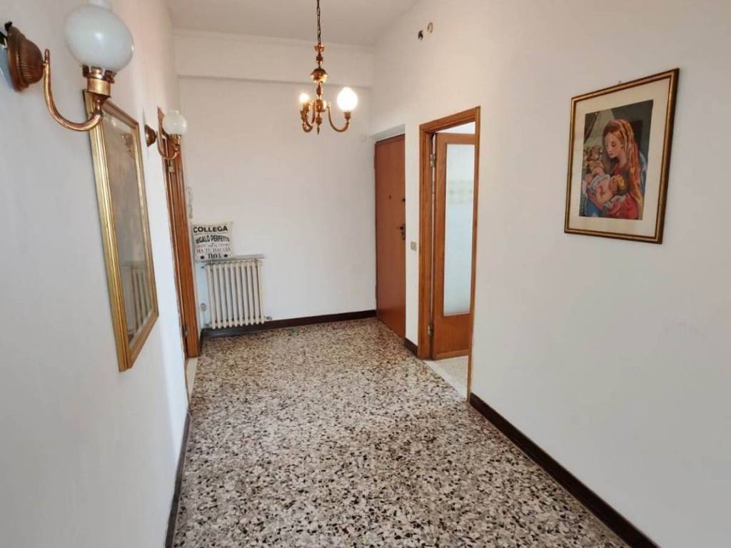 Appartamento a Falconara marittima in Via Nino Bixio - Foto 2