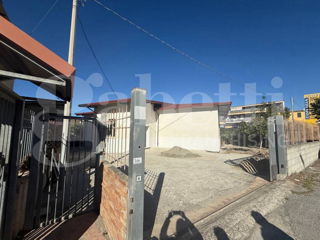 Casa indipendente a Catanzaro in VIALE MAGNA GRECIA, 128/B - Foto 2